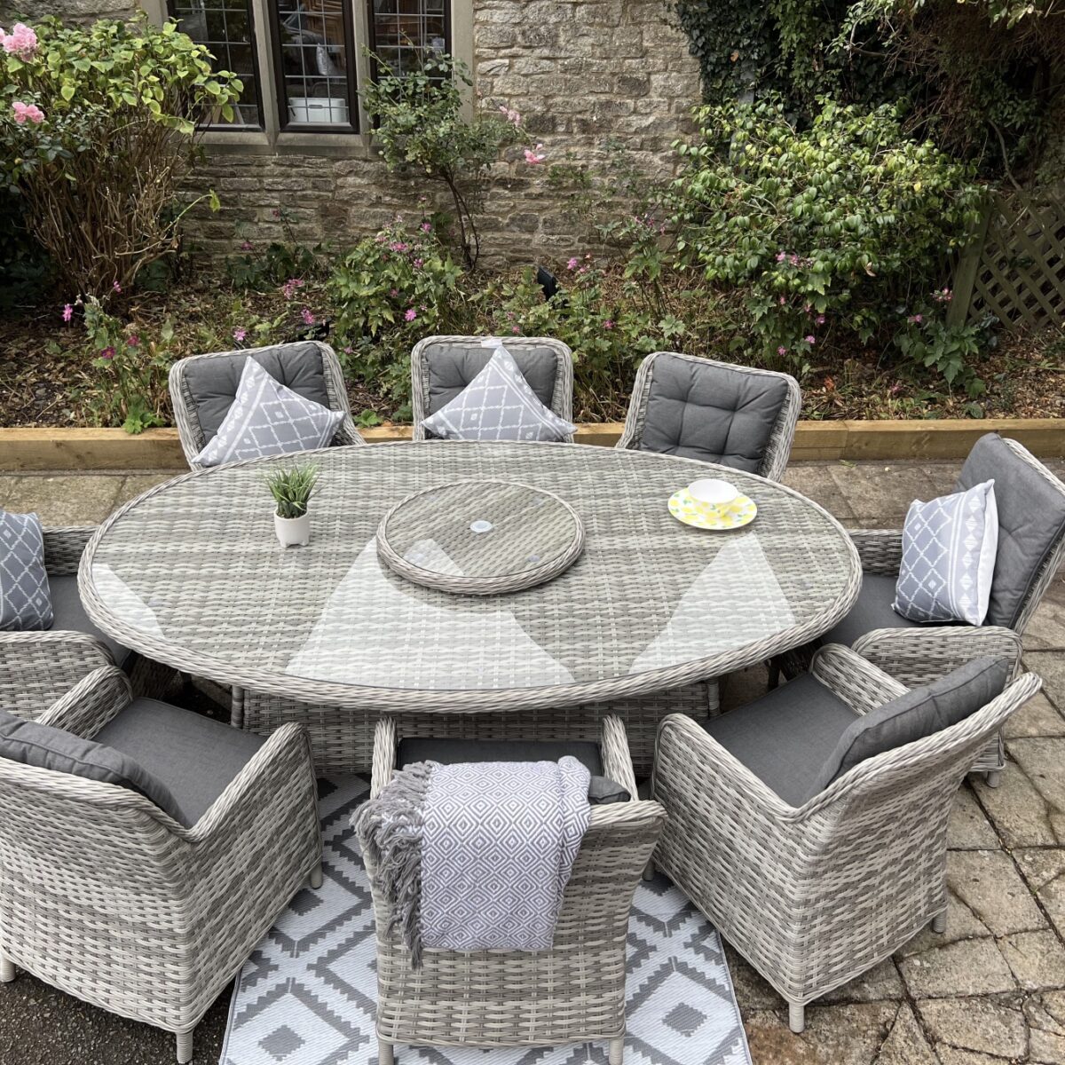 Rattan Garden Furniture Oval Table 8 chairs