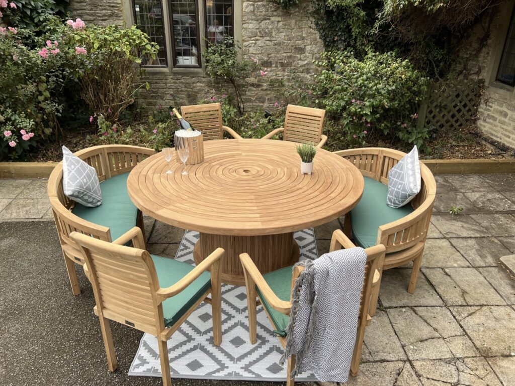 Royal Teak 10-Seater Garden Furniture Set - Round Table Combo