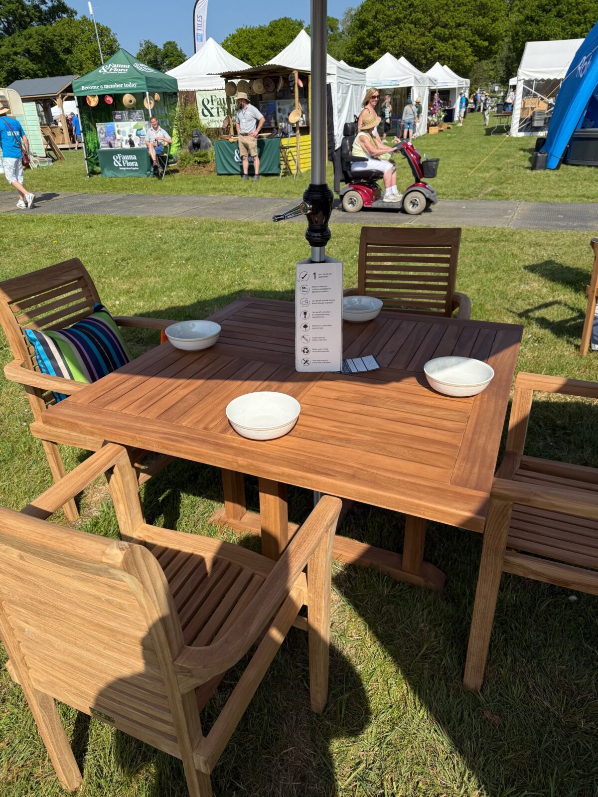 teak sqaure table set