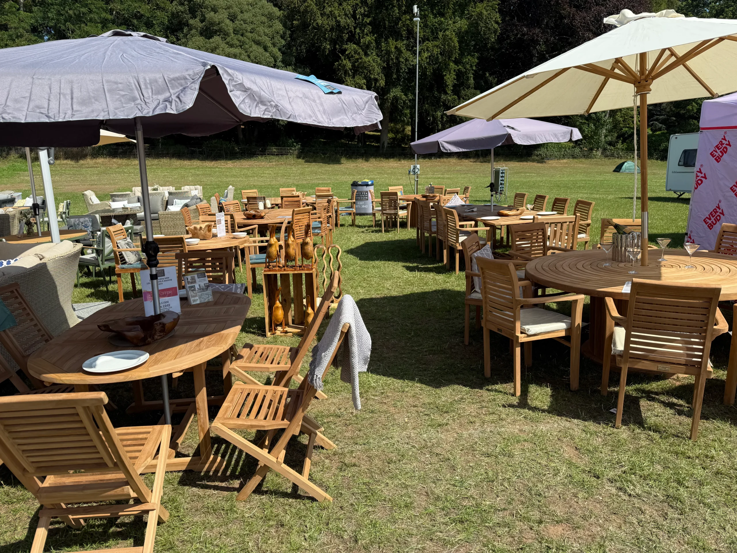 Garden furniture show 1